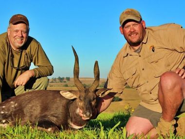 Bushbuck-hunting02-th.jpg