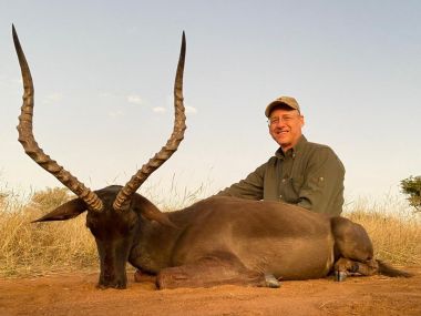 Impala-hunting01-th.jpg