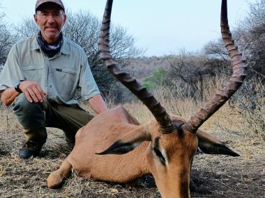 Impala-hunting03-th.jpg
