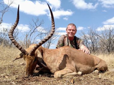 Impala-hunting05-th.jpg