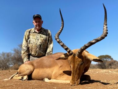 Impala-hunting14-th.jpg