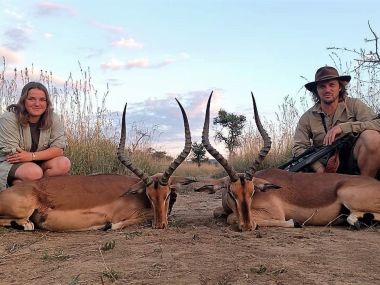 Impala-hunting20-th.jpg