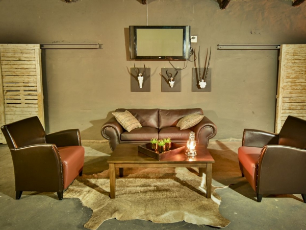 LikhuluSafaris-Accommodation-0002c-1-th.jpg