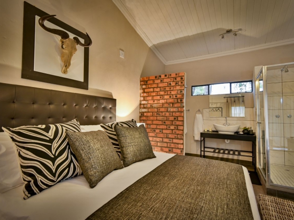 LikhuluSafaris-Accommodation-0008b-th.jpg
