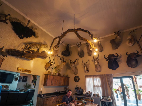 LikhuluSafaris-Accommodation-024-th.jpg
