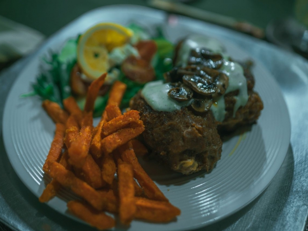 LikhuluSafaris-FoodAndEntertainmentGallery-019-th.jpg