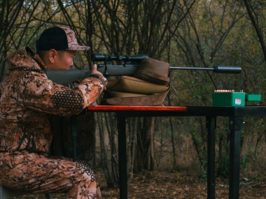 LikhuluSafaris-Hunting-Scenes-03-th.jpg